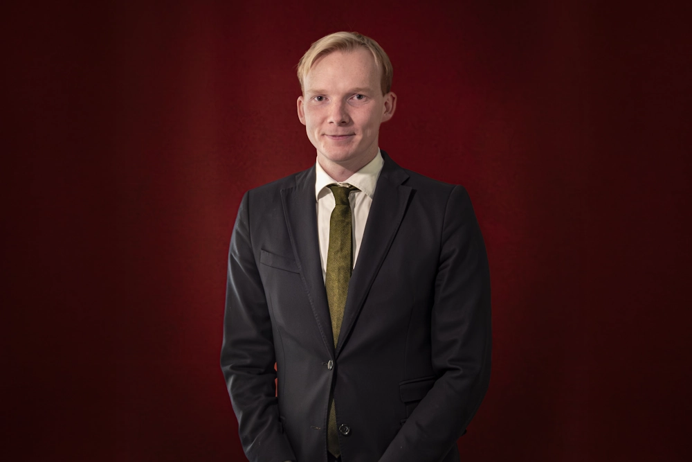 Emil Larsson, Biträdande jurist - Sylwan & Fenger-Krog